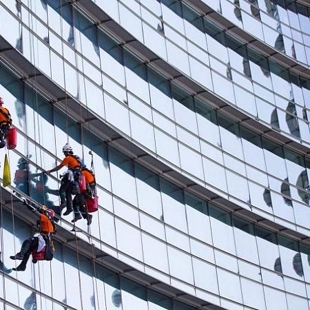 Мойка фасадов бизнес-центра в Орле